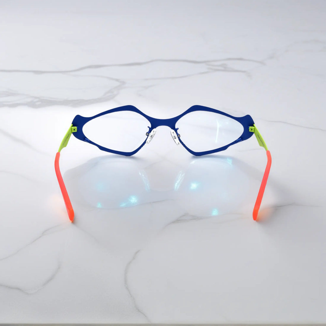 Back view showing temple structure of VoyueLens™ VL185811 in Blue Lime