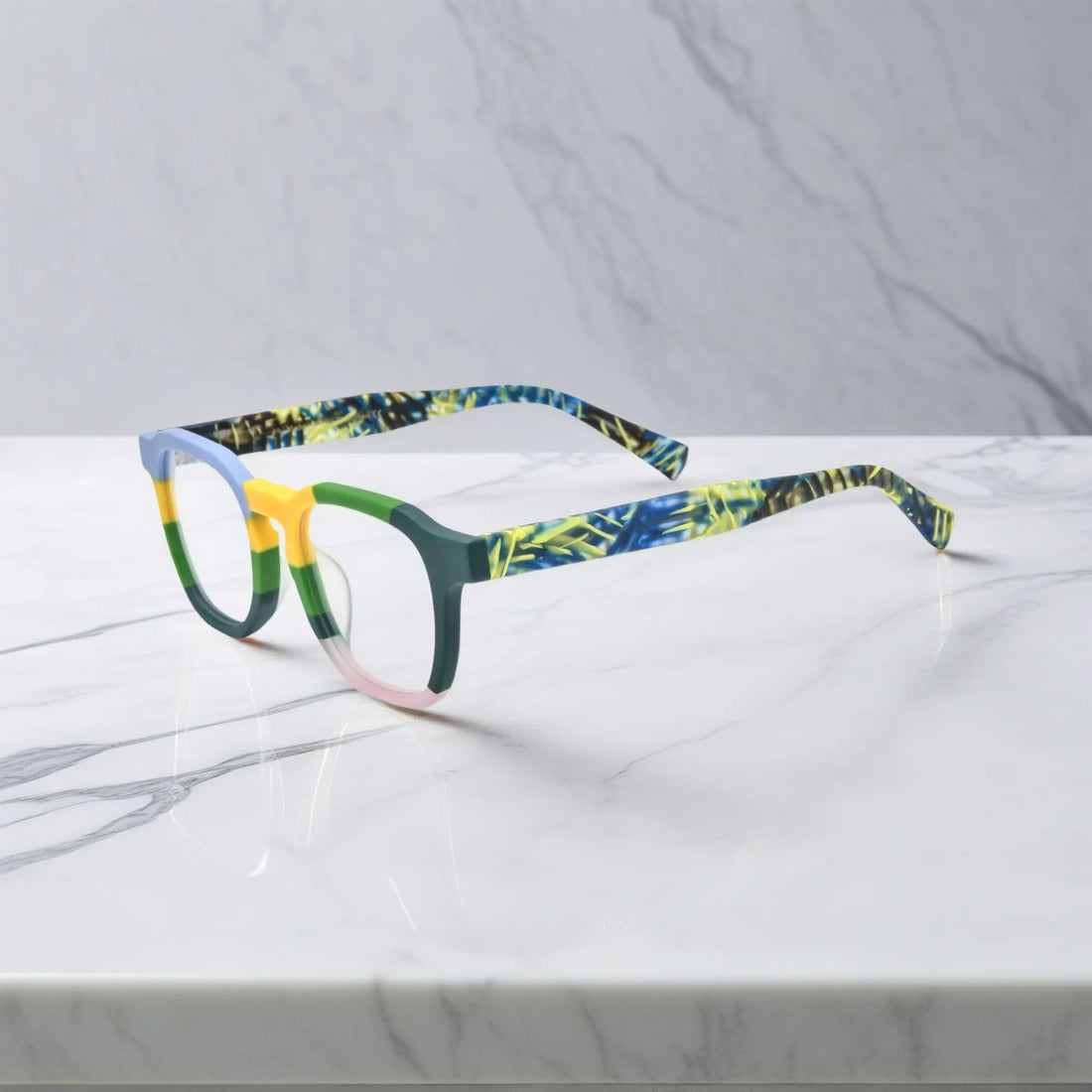 Side view of VoyueLens™ VL19358 Ocean Tortoiseshell acetate-eyewear, highlighting the acetate temple design and sleek profile.