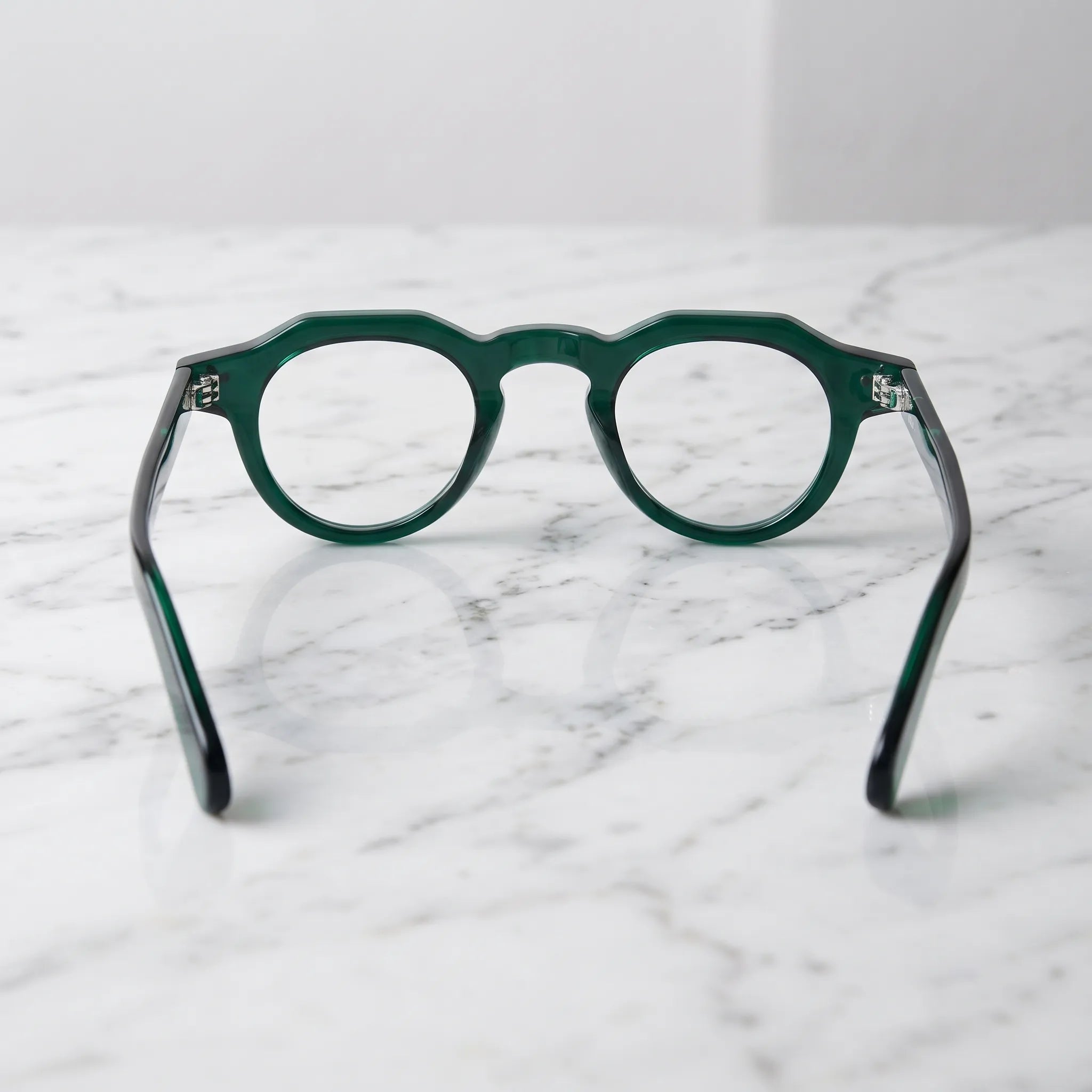 Barledear Forest Emerald retro geometric acetate eyeglasses showing the full-rim structure, integrated nose pads, and curved temple tips