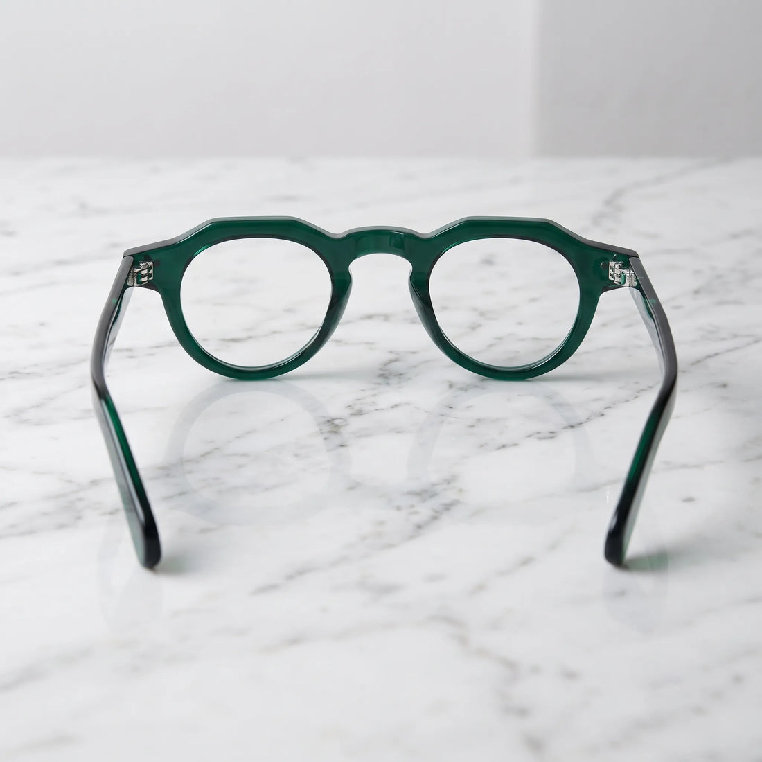 Barledear Forest Emerald retro geometric acetate eyeglasses showing the full-rim structure, integrated nose pads, and curved temple tips