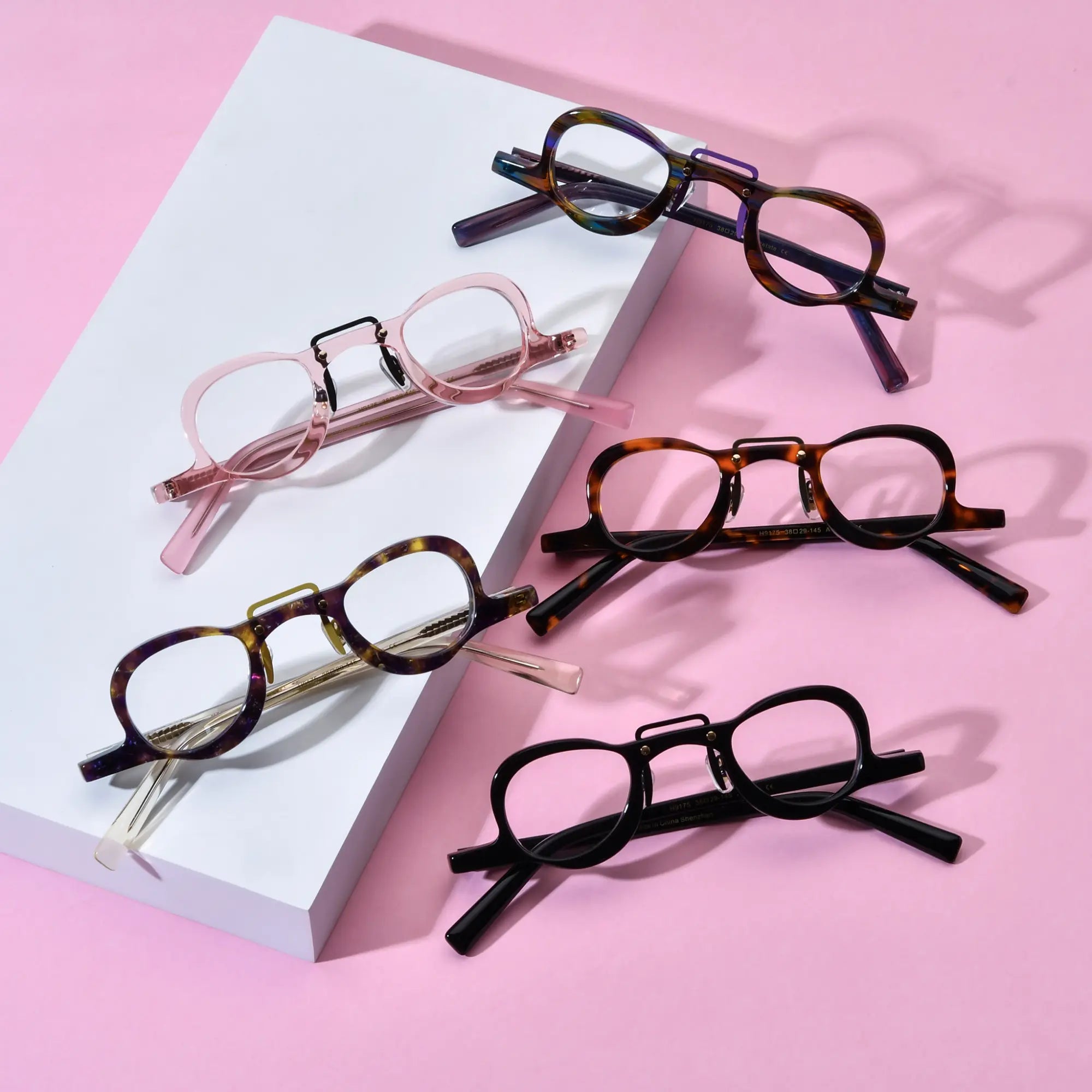 Full colorway showing choose the style that suits you best