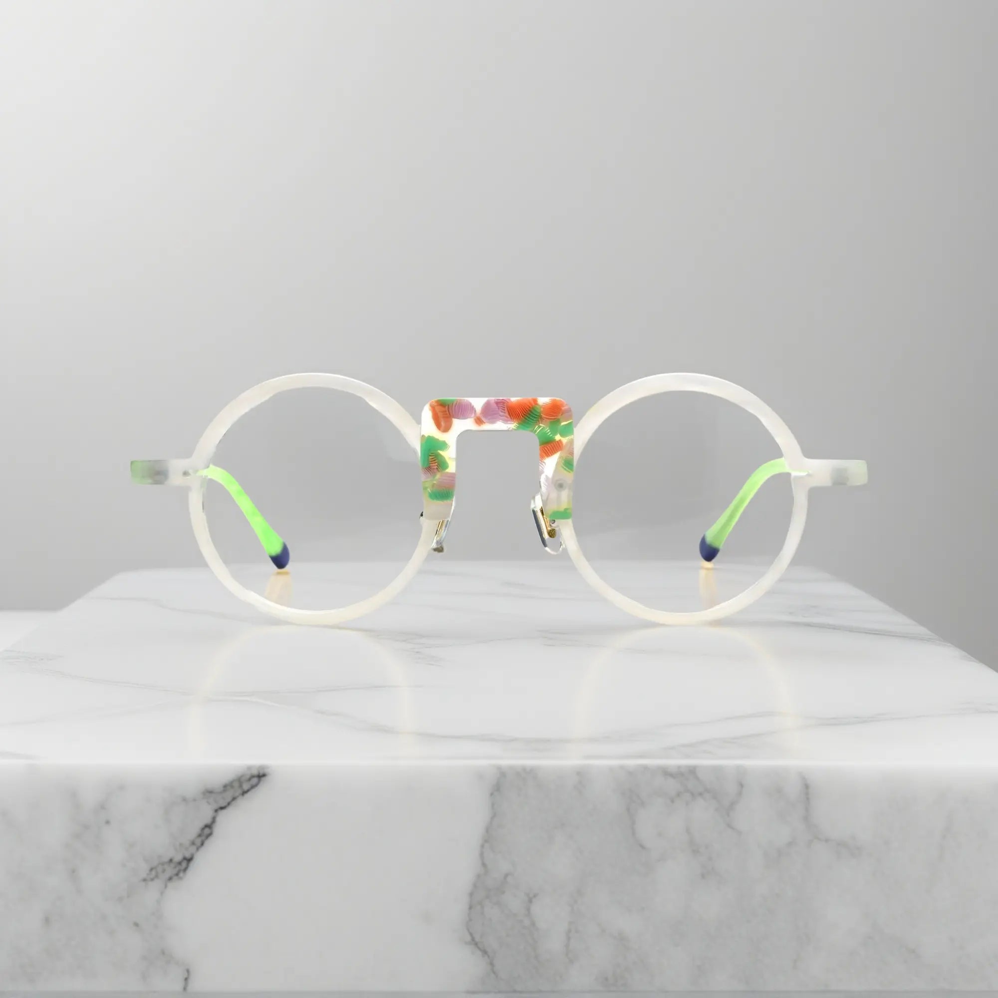 Front-facing image of VoyueLens™ NeoPop in translucent Frost Bloom