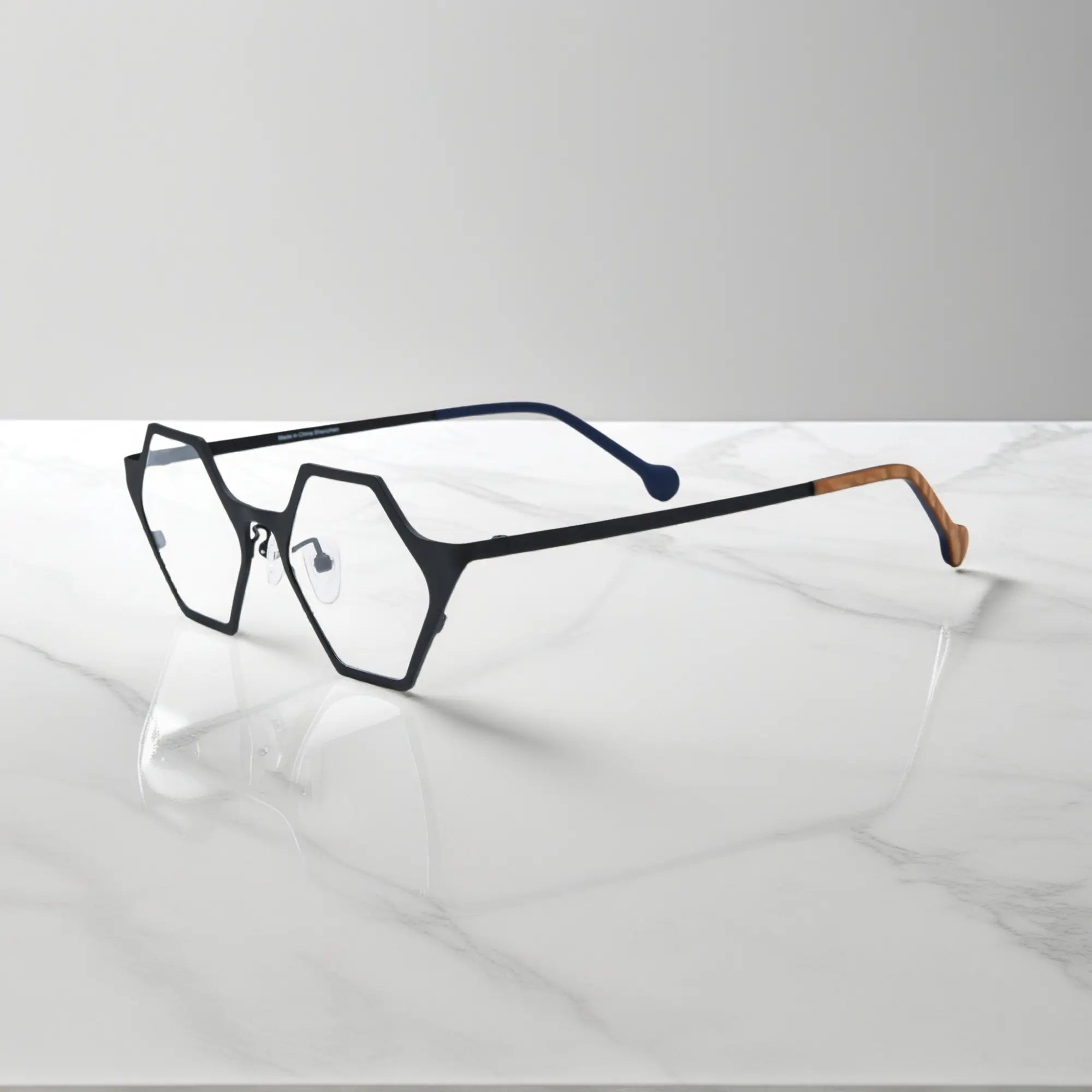 Side profile of VoyueLens™ VL185881 in Midnight Orbit – minimal black polygon frame