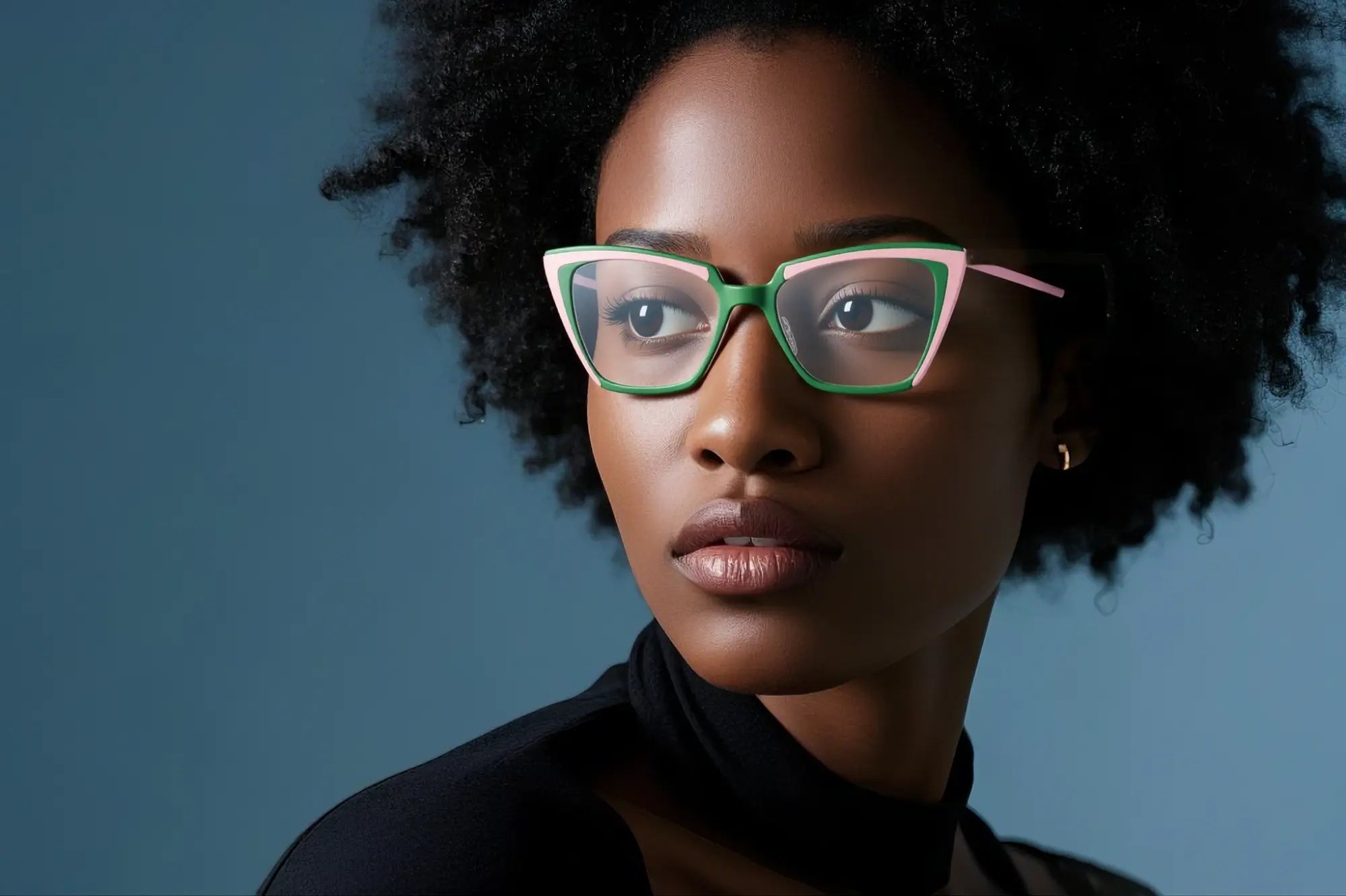 Model image of VoyueLens™ VL185809 Mint Blush green-pink titanium glasses