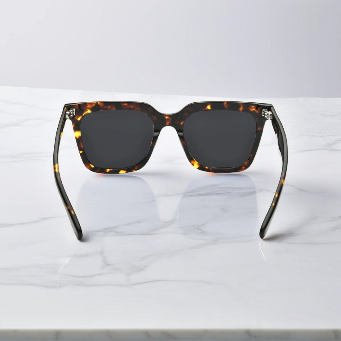 tortoise acetate square sunglasses back view showing ergonomic nose pads and temples VoyueLens