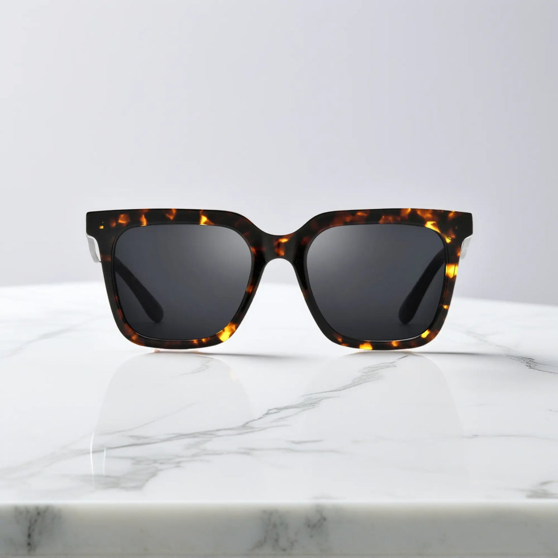 tortoise frame square sunglasses front view with uv400 lens and size details by VoyueLens