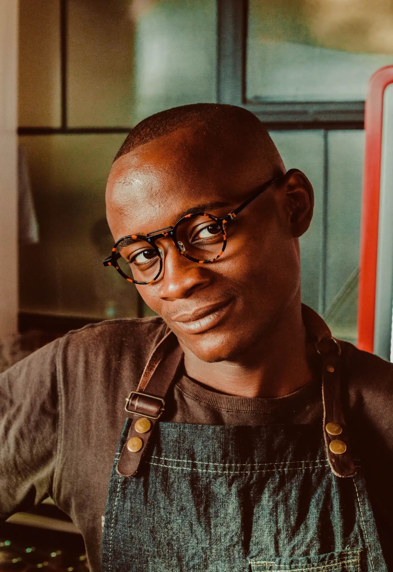 VoyueLens™ Black Tortoise Round Eyeglasses – Customer Showing – SKU VL19194-C1