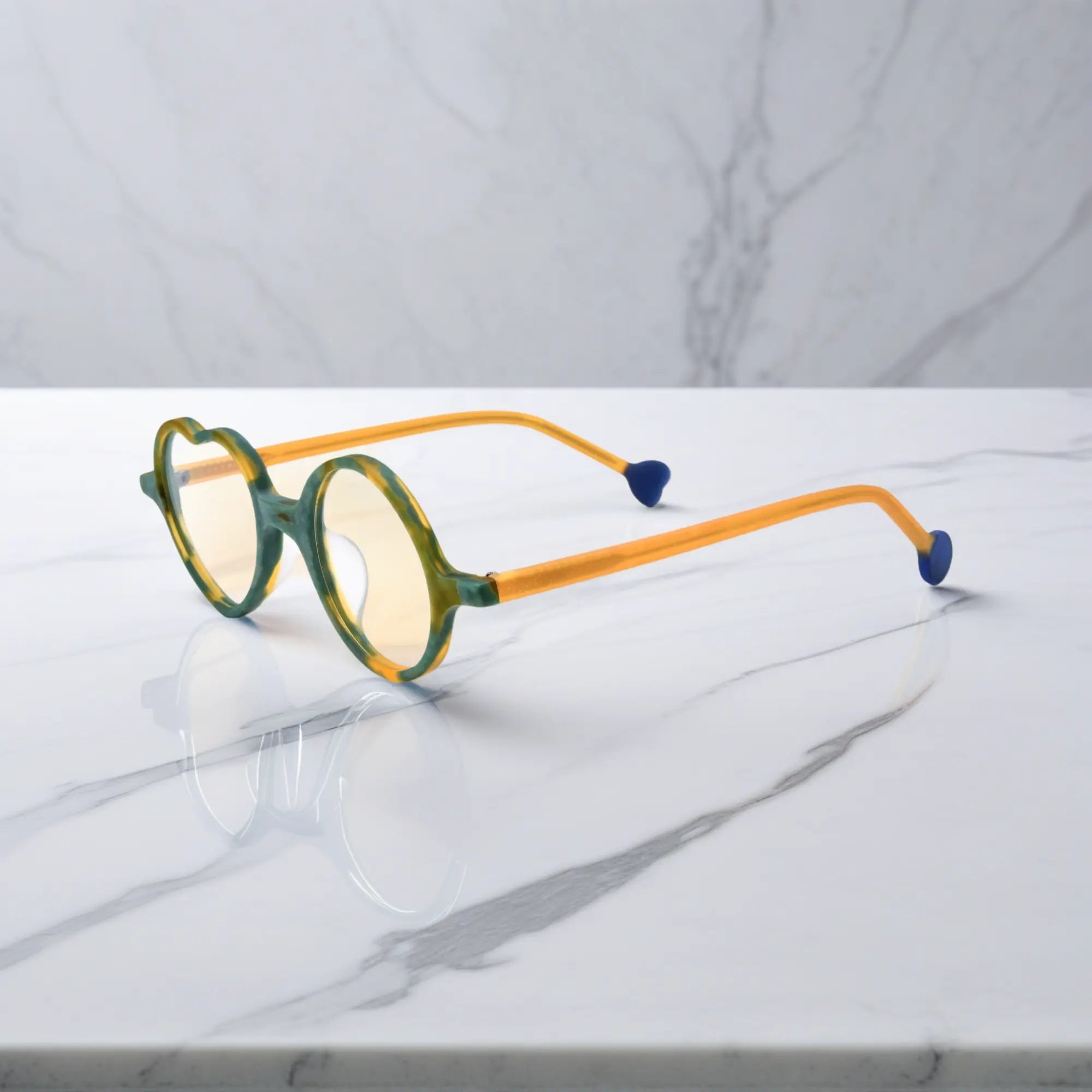 Side view of Citrus Jungle variant, showcasing frame thickness and temple arm structure. Lively yellow-green frame inspired by tropical citrus and foliage.