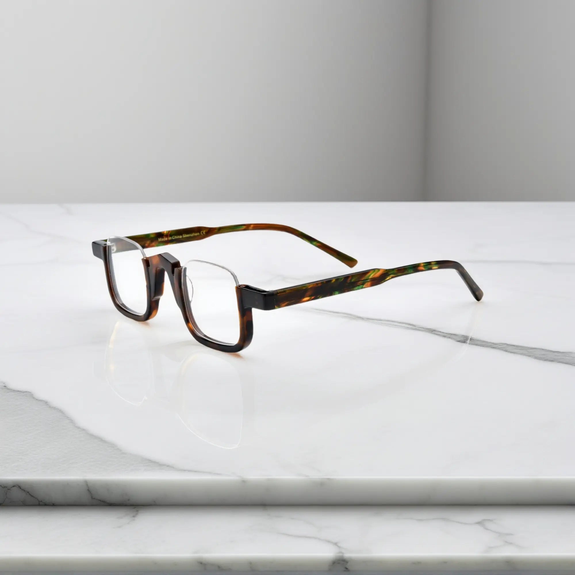 Side view of VoyueLens™ square glasses with warm tortoise pattern, acetate material, modern optical eyewear